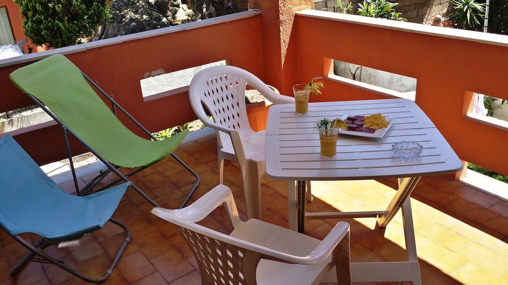 لا ماداّلينا Guest House Tra Rocce E Mare الغرفة الصورة