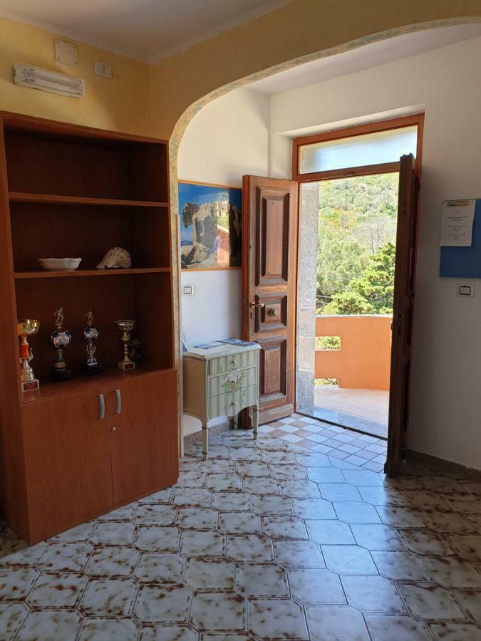 لا ماداّلينا Guest House Tra Rocce E Mare المظهر الخارجي الصورة