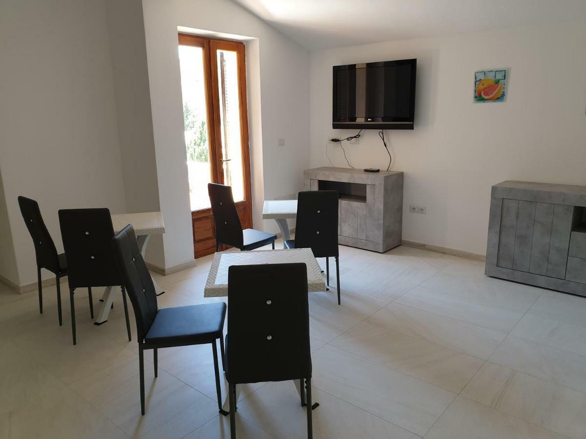لا ماداّلينا Guest House Tra Rocce E Mare المظهر الخارجي الصورة